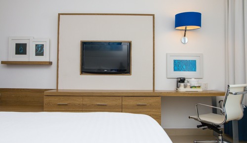 Chambre Standard, 1 très grand lit, balcon