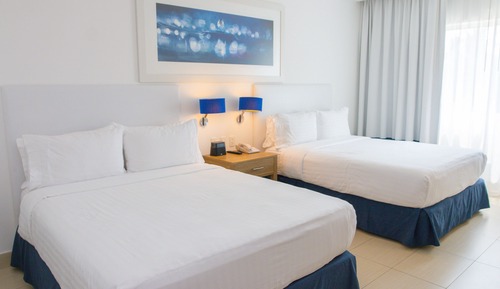 Chambre Standard, 2 grands lits, accessible aux personnes à mobilité réduite