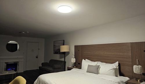 Suite, 1 grand lit, non-fumeurs, réfrigérateur et four à micro-ondes