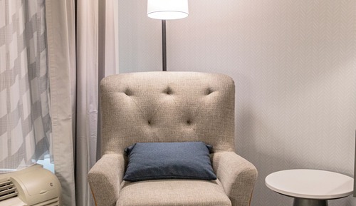 Chambre, 1 très grand lit, accessible aux personnes à mobilité réduite (Hearing)