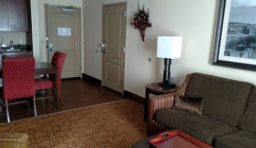 Suite, 1 très grand lit, accessible aux personnes à mobilité réduite, baignoire (Mobility & Hearing)
