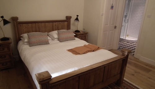 Chambre Simple Économique, 1 grand lit, salle de bains privée
