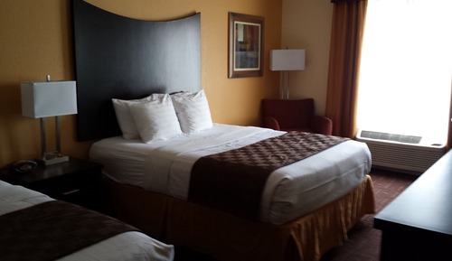Chambre Standard, 2 grands lits, accessible aux personnes à mobilité réduite, baignoire
