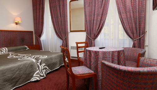 Chambre Supérieure Double ou avec lits jumeaux