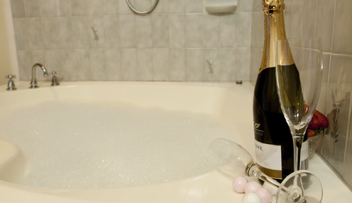 Suite, baignoire à jets