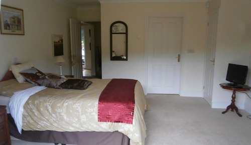 Chambre Double, salle de bains attenante