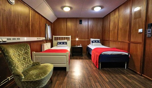 Chambre Économique avec lits jumeaux, salle de bains commune