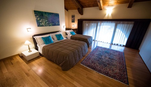Chambre Triple, salle de bains privée