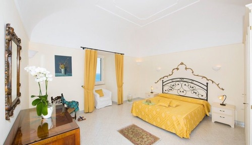 Appartement Familial, dans les dépendances