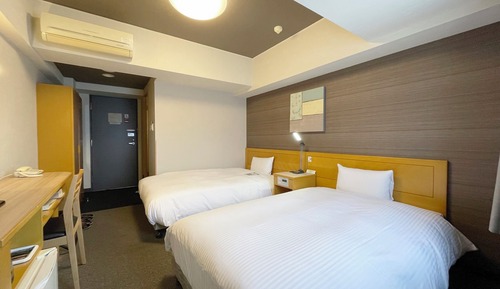 Chambre avec lits jumeaux, plusieurs lits, fumeurs