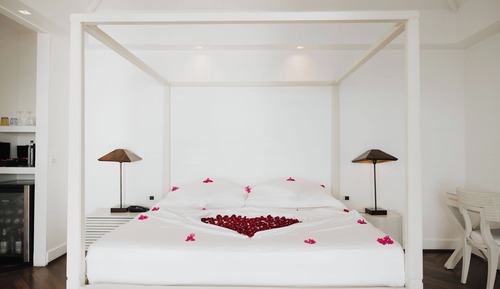 Jacuzzi Water Villa