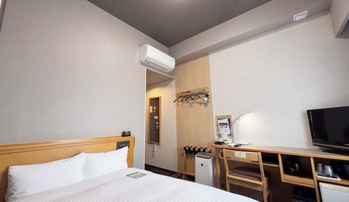 Chambre, fumeurs (Semi-Double Bed x1)