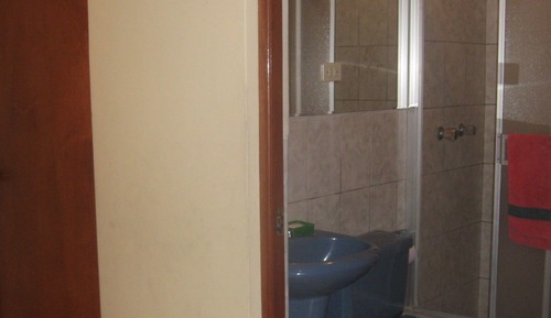 Chambre Simple Standard, salle de bains commune