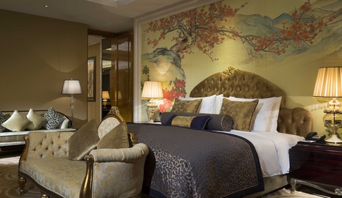 Chambre Classique, 1 très grand lit, accès au salon club