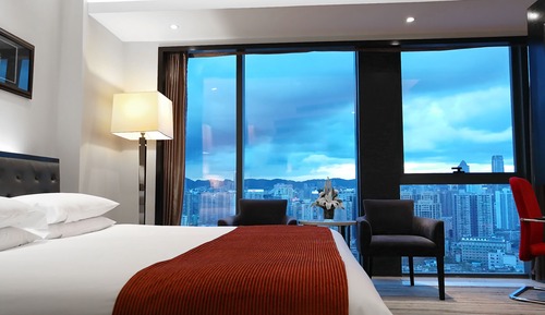 Chambre Supérieure, 1 très grand lit