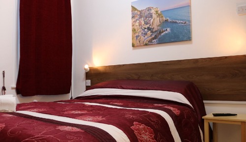 Chambre Double ou avec lits jumeaux, salle de bains privée, vue colline (Shower room)