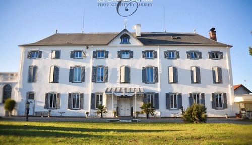 Suite, salle de bains attenante, vue jardin (Manathan)