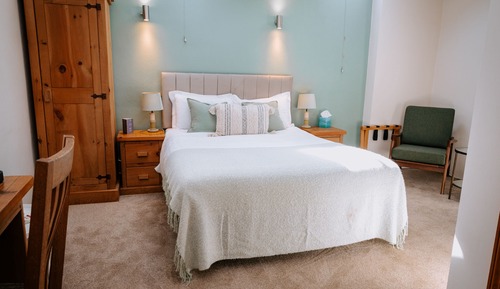 Chambre Double Supérieure, salle de bains attenante, vue jardin (King Bedroom, )