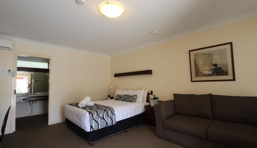 Chambre Deluxe, non-fumeurs, coin cuisine (Deluxe Room-Q bed3.5 Star)