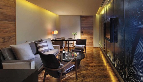 Suite Club, 1 chambre (Park or City View, Club Benefits)