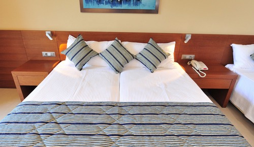 Chambre Triple, vue jardin (Deluxe)