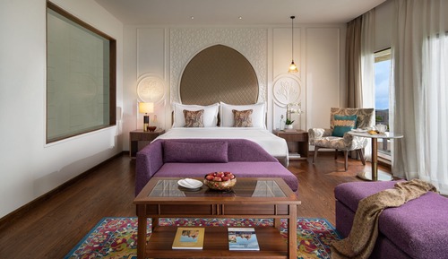 Chambre, 1 très grand lit (Grand Luxury)
