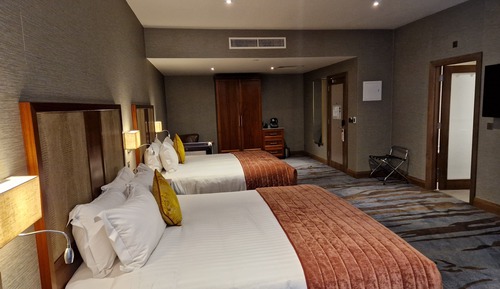Chambre Supérieure avec lits jumeaux, plusieurs lits, non-fumeurs, salle de bains attenante