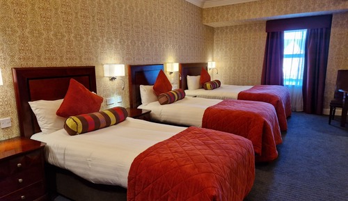 Chambre Triple Classique, plusieurs lits, non-fumeurs, salle de bains attenante
