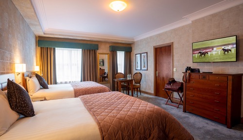 Chambre Classique avec lits jumeaux, 2 grands lits, non-fumeurs, salle de bains attenante