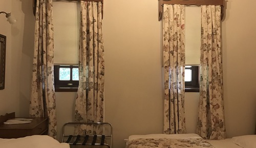 Chambre Triple Standard, plusieurs lits, non-fumeurs, vue cour intérieure