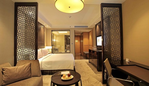 Chambre Standard, 1 très grand lit, accès au salon club