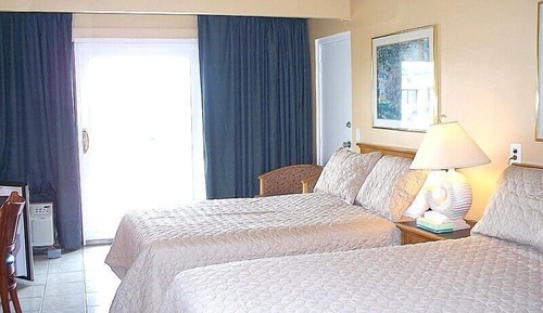 Chambre Double, balcon, vue piscine