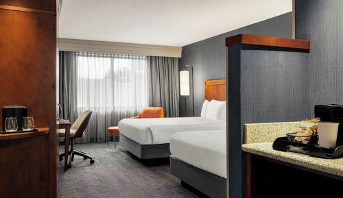 Chambre, 2 grands lits (Mobility/Hearing Access, Roll-in Shwr)