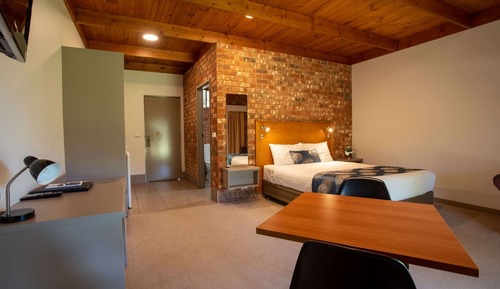 Studio, 1 grand lit, accessible aux personnes à mobilité réduite, vue fleuve
