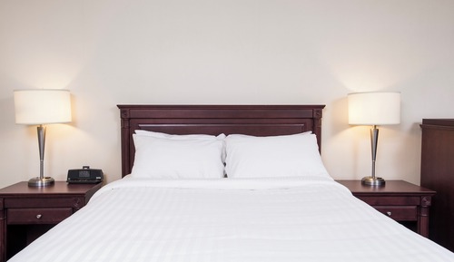 Chambre, 1 très grand lit