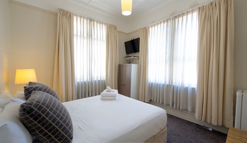 Chambre Double, salle de bains commune