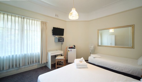 Chambre Familiale, salle de bains commune