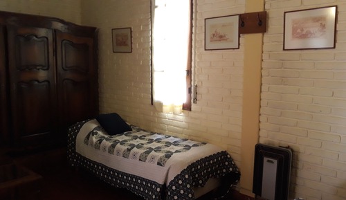 Chambre (Near the Street)