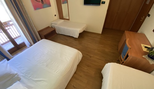 Chambre Quadruple Standard, vue montagne