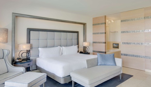 Chambre Deluxe, 1 très grand lit, vue piscine