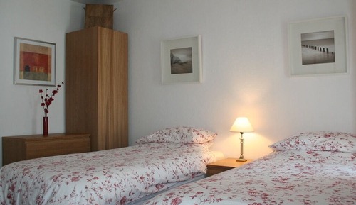 Chambre Standard avec lits jumeaux, salle de bains attenante