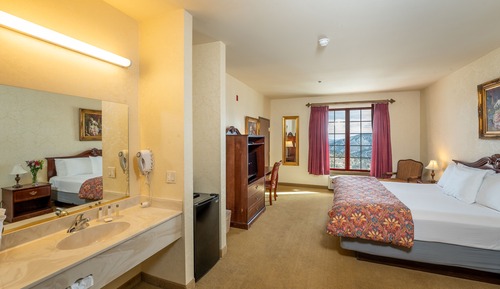 Suite Studio Junior, 1 très grand lit, bain à remous