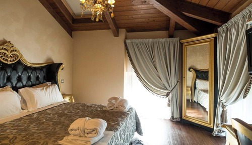 Suite Studio, 1 lit double, bain à remous, vue jardin