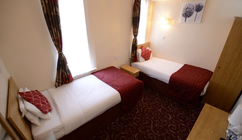 Chambre avec lits jumeaux