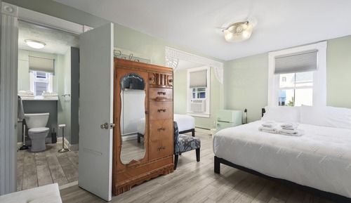 Chambre Quadruple Standard, salle de bains attenante (Beach Garden Room)