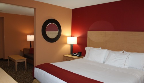 Chambre Standard, 1 très grand lit et 1 canapé-lit