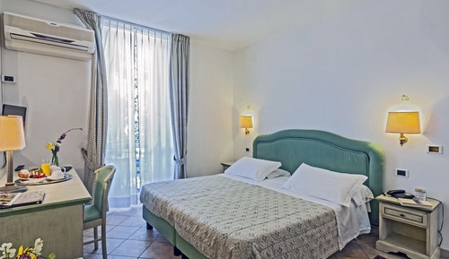 Chambre Standard Double ou avec lits jumeaux, vue lac
