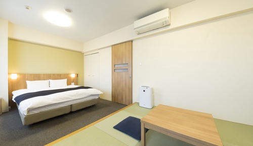 Chambre Triple Supérieure (Japanese Western, 30sqm)