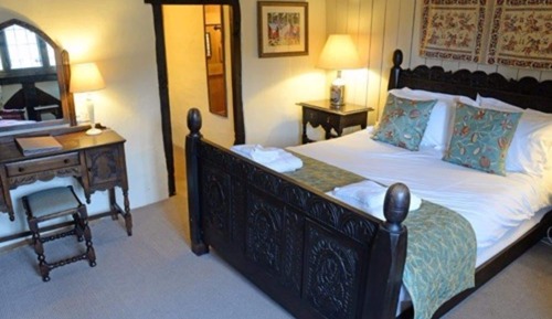 Chambre Double Supérieure, salle de bains attenante (Coombes and King Charles)