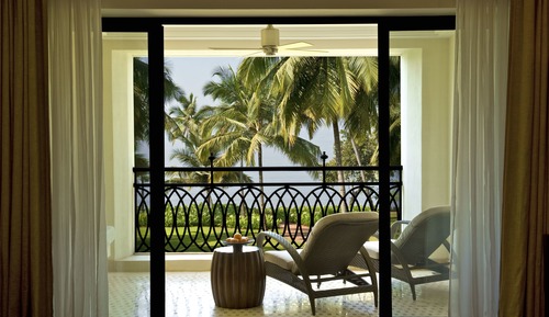 Chambre, 2 lits une place, balcon, vue piscine